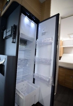                         Nowy kamper Adria Coral Plus 670 DC - zdjęcie 5
                        