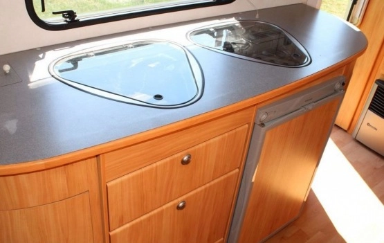                         Przyczepa kempingowa Adria Adora 482 PS - zdjęcie 8
                        