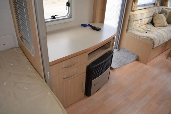                         ABBEY GTS 418, Mover, DMC 1350, Oddzielna sypialnia - zdjęcie 8
                        