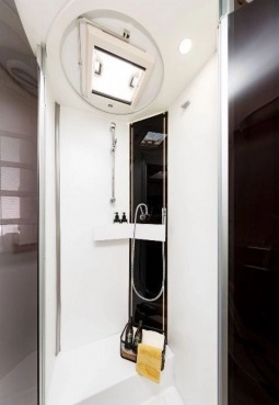                         Nowy kamper Benimar AMPHITRYON 997  - zdjęcie 11
                        