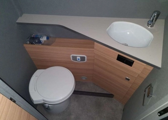                         Nowy kamper Dethleffs JUST 90 T 7052 DBM  - zdjęcie 8
                        