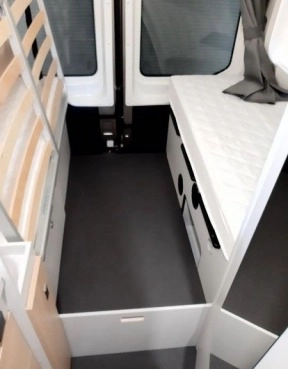                         Nowy kamper Ford KARMANN DEXTER 560 4X4 - zdjęcie 5
                        