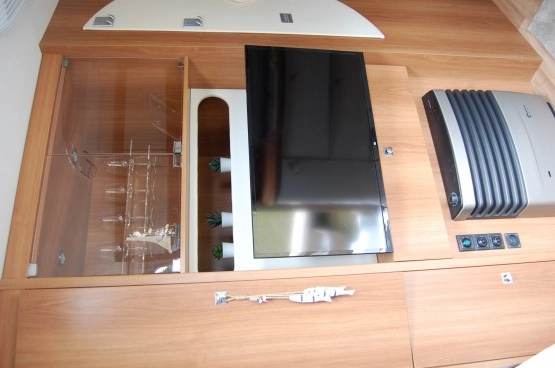                         Dethleffs Caraline Iridium 2015  DMC 2000 kg - zdjęcie 9
                        