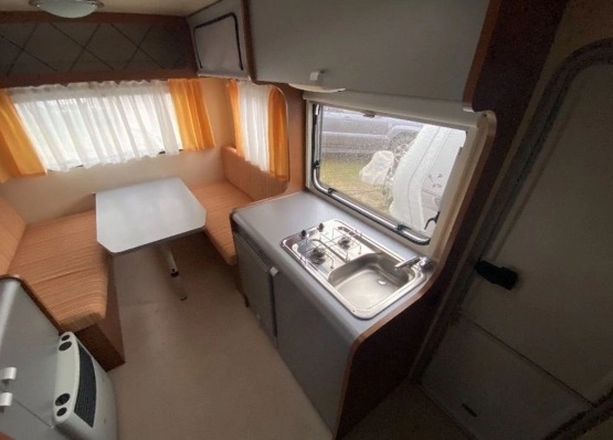                         aneks kuchenny - Przyczepa kempingowa KNAUS 400
                        