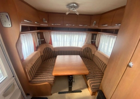                         Przyczepa kempingowa Hobby 450 - zdjęcie 6
                        