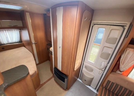                         Przyczepa kempingowa Hobby 460 - zdjęcie 11
                        