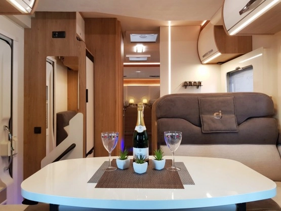                         Kamper Ci Horon 84XT 5 osob. Nowy od reki - zdjęcie 3
                        