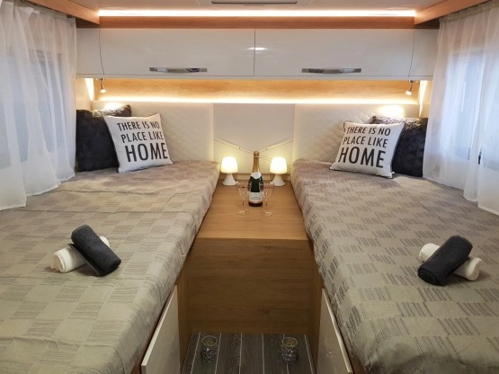                         Kamper Ci Horon 84XT 5 osob. Nowy od reki - zdjęcie 4
                        