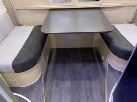                         Nowy Kamper Ford CHAUSSON 716 170KM 5osobowy  - zdjęcie 11
                        