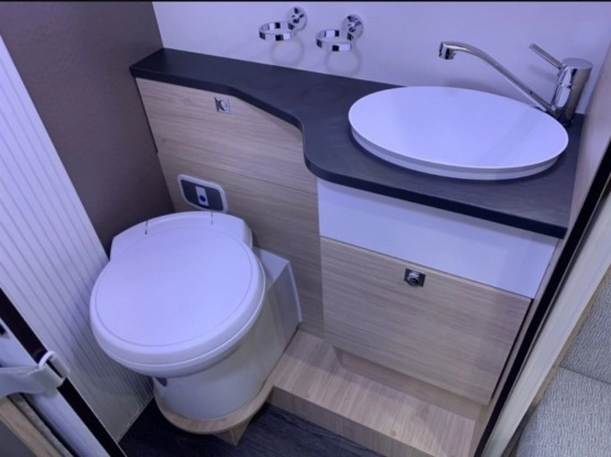                         Nowy Kamper Ford CHAUSSON 716 170KM 5osobowy  - zdjęcie 8
                        