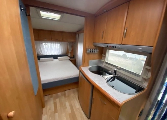                         Przyczepa kempingowa Hobby 495 - zdjęcie 3
                        