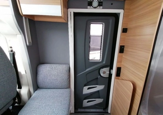                         Nowy kamper Dethleffs JUST 90 T 7052 EB - zdjęcie 7
                        