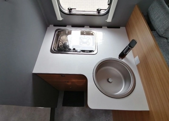                         Nowy kamper Dethleffs JUST 90 T 7052 EB - zdjęcie 8
                        