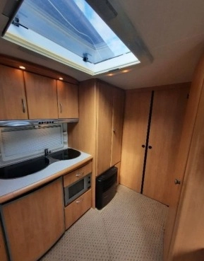                         Przyczepa kempingowa Hobby 560 Excellent UL - zdjęcie 9
                        