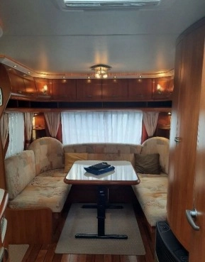                         Przyczepa kempingowa Hobby 560 Excellent - zdjęcie 3
                        