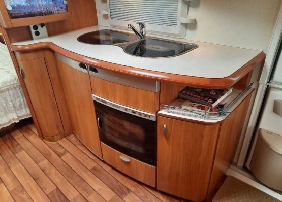                         Przyczepa kempingowa Hobby 560 Excellent - zdjęcie 8
                        