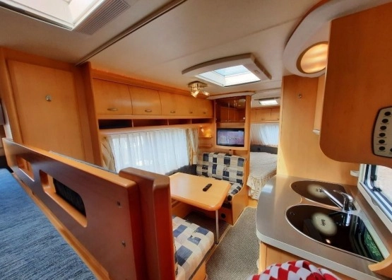                         Przyczepa kempingowa Hobby 500 KMFE De Luxe - zdjęcie 8
                        