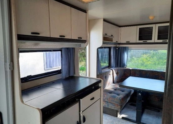                         Przyczepa kempingowa Hobby 450 - zdjęcie 2
                        