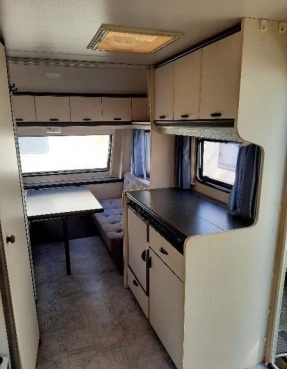                         Przyczepa kempingowa Hobby 450 - zdjęcie 5
                        