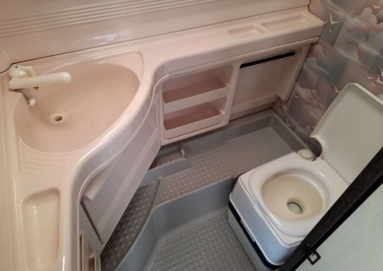                         Przyczepa kempingowa Hobby 450 - zdjęcie 7
                        