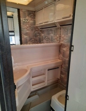                         Przyczepa kempingowa Hobby 450 - zdjęcie 8
                        