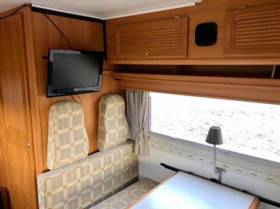                         Sprzedam pięknego kampera  - zdjęcie 18
                        