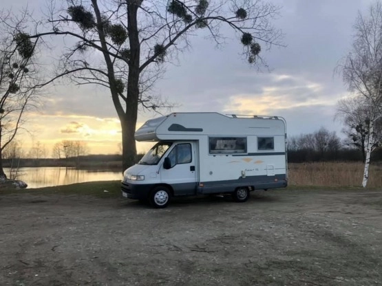                         Sprzedam pięknego kampera  - zdjęcie 4
                        