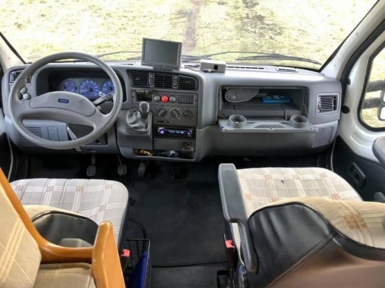                         Sprzedam pięknego kampera  - zdjęcie 5
                        