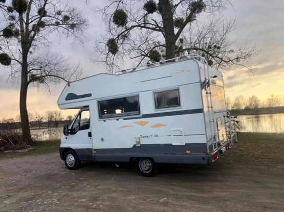                         Sprzedam pięknego kampera  - zdjęcie 6
                        
