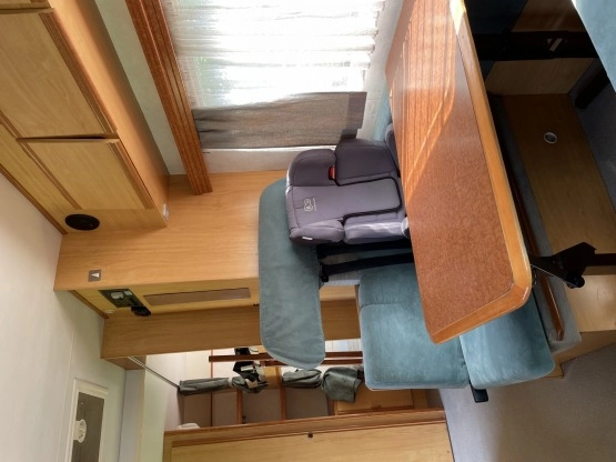                         Sprzedam SIEDMIO osobowego kampera ! - zdjęcie 11
                        