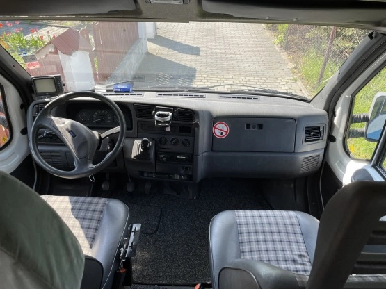                         Sprzedam SIEDMIO osobowego kampera ! - zdjęcie 12
                        