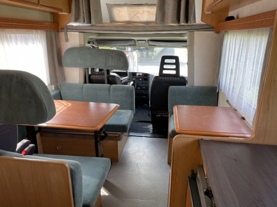                         Sprzedam SIEDMIO osobowego kampera ! - zdjęcie 18
                        