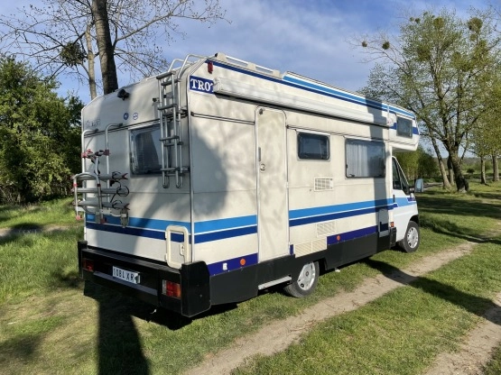                         Sprzedam SIEDMIO osobowego kampera ! - zdjęcie 4
                        