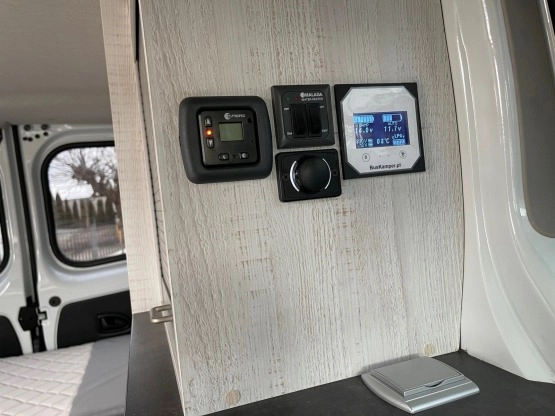                         Wynajem kamper - Renault Trafic 1,6 Kamperbus camper do wynajęcia - zdjęcie 9
                        
