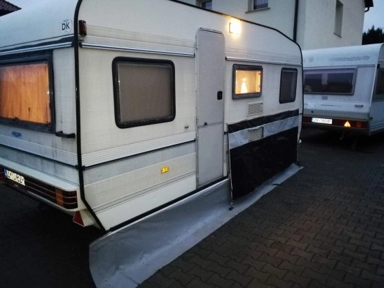                         Przyczepa kempingowa Hobby 470 - zdjęcie 12
                        