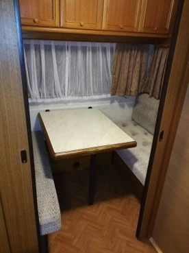                         Przyczepa kempingowa Hobby 470 - zdjęcie 16
                        