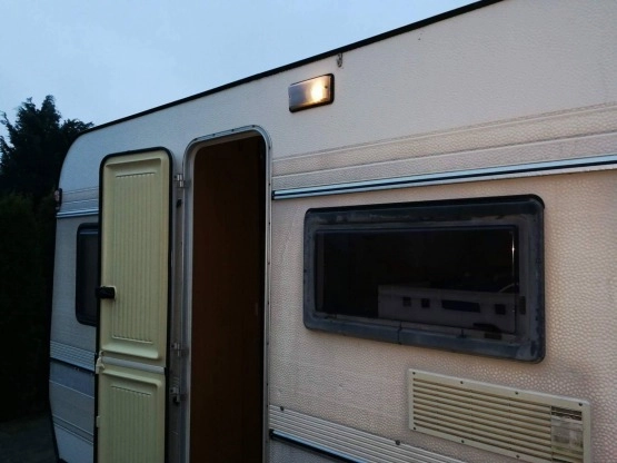                         Przyczepa kempingowa Hobby 470 - zdjęcie 23
                        