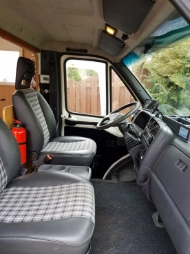                         Fiat Ducato CI Carioca  2.8 idtd Klimatyzacja silnikowa, Solar, Tempomat, Poduszki, 6-osobowy - zdjęcie 18
                        