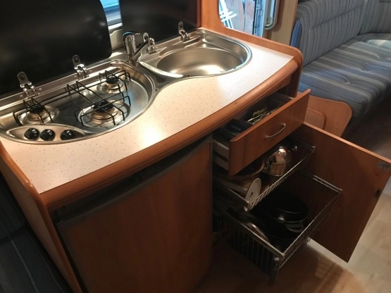                         Hobby De Luxe easy 450 UB w stanie idealnym - zdjęcie 13
                        