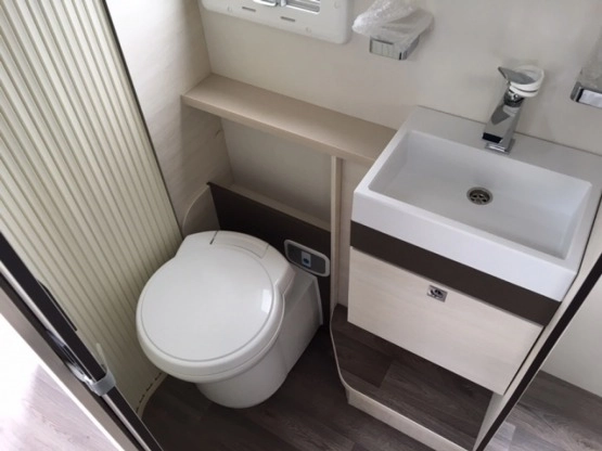                         Nowy kamper Challenger rocznik 2017 - zdjęcie 12
                        