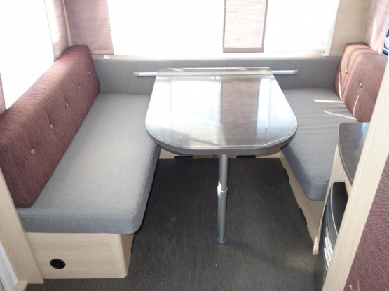                         Przyczepa kempingowa fabrycznie nowa Eriba Living 470 najnowszy model 2018 - zdjęcie 12
                        