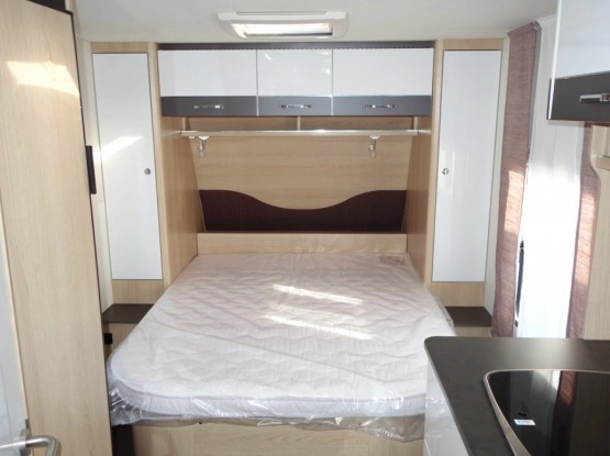                         Przyczepa kempingowa fabrycznie nowa Eriba Living 470 najnowszy model 2018 - zdjęcie 14
                        