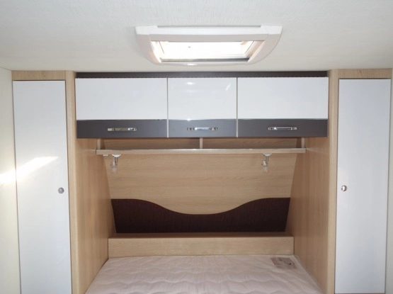                         Przyczepa kempingowa fabrycznie nowa Eriba Living 470 najnowszy model 2018 - zdjęcie 15
                        