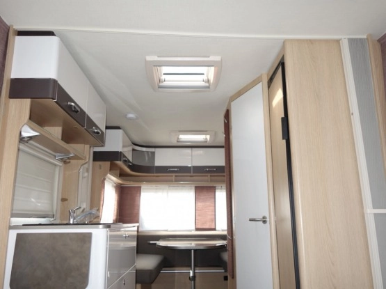                         Przyczepa kempingowa fabrycznie nowa Eriba Living 470 najnowszy model 2018 - zdjęcie 17
                        