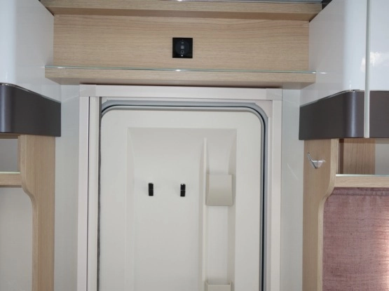                         Przyczepa kempingowa fabrycznie nowa Eriba Living 470 najnowszy model 2018 - zdjęcie 19
                        