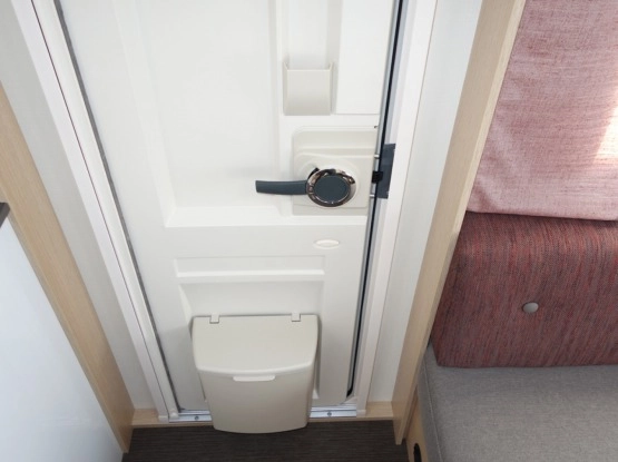                         Przyczepa kempingowa fabrycznie nowa Eriba Living 470 najnowszy model 2018 - zdjęcie 1
                        