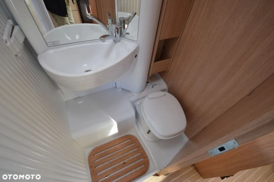                         Dethleffs Sunlight T60 6m 3 os 2017 Wadowscy Kamper Sunlight T60 kompakt dla 3 osób, niemiecki camper - zdjęcie 8
                        