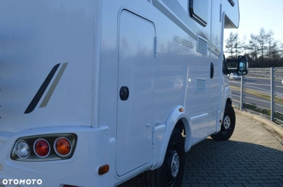                         Fiat Knaus Weisnberg 550 MG Rodzinna, kompaktowa alkowa dla 4 osób - zdjęcie 3
                        