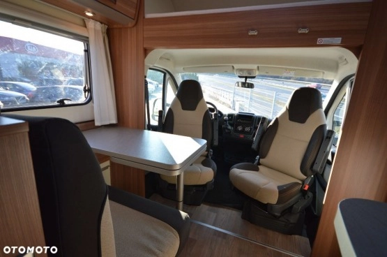                         Fiat Knaus Weisnberg 550 MG Rodzinna, kompaktowa alkowa dla 4 osób - zdjęcie 7
                        