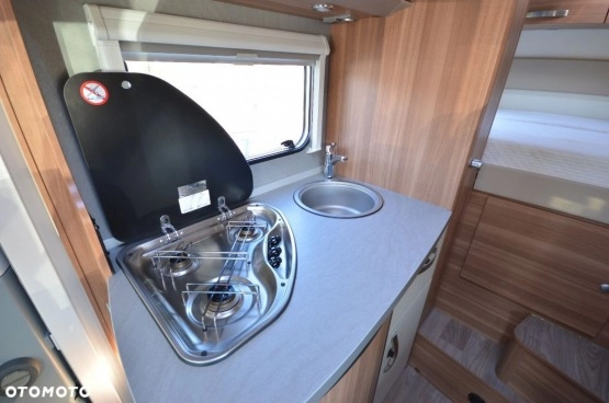                         Fiat Knaus Weisnberg 550 MG Rodzinna, kompaktowa alkowa dla 4 osób - zdjęcie 8
                        